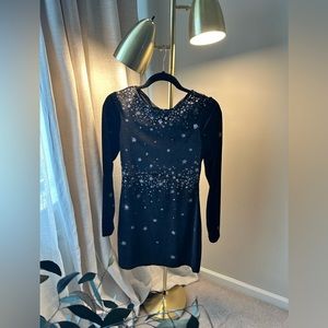 Little velvet black dress